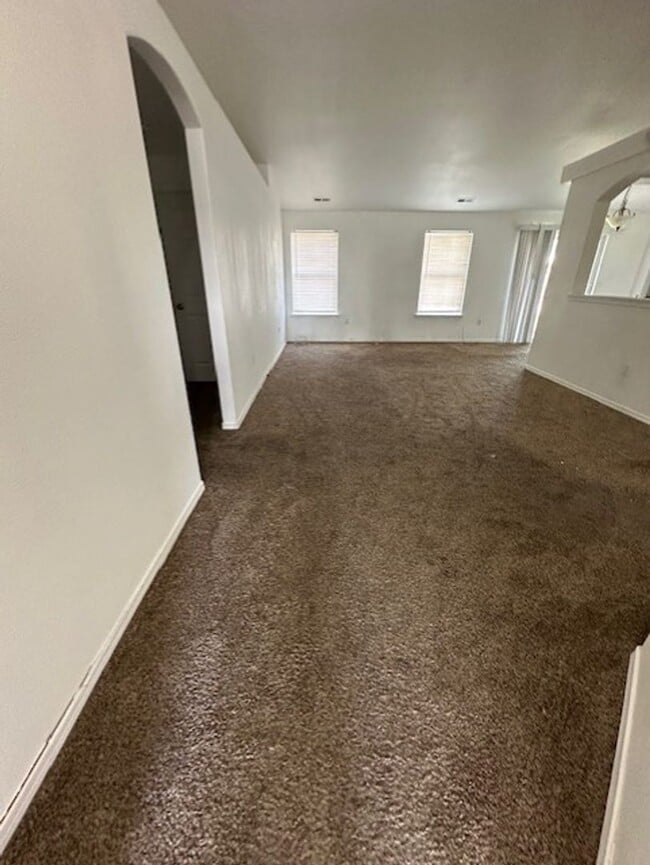 610 N Mississippi Dr in Moses Lake, WA - Building Photo - Building Photo