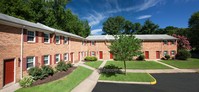 Highland Woods in Highland Springs, VA - Foto de edificio - Building Photo