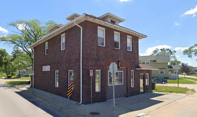 423 5th St NW in Cedar Rapids, IA - Building Photo