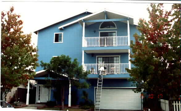 1074 Molino Ave in Long Beach, CA - Foto de edificio - Building Photo