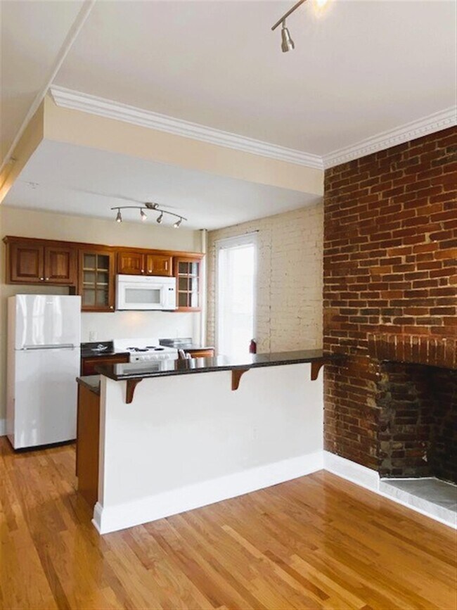 878 Massachusetts Ave, Unit 6