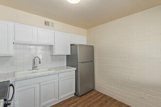 3415 E Earll Dr in Phoenix, AZ - Building Photo - Building Photo