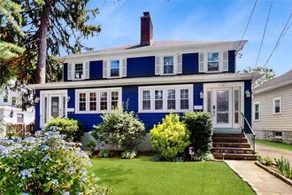 460 Carol Pl in Pelham Manor, NY - Building Photo - Building Photo