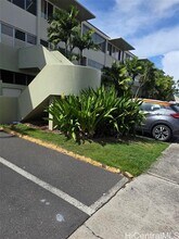3030 Pualei Cir in Honolulu, HI - Building Photo - Building Photo