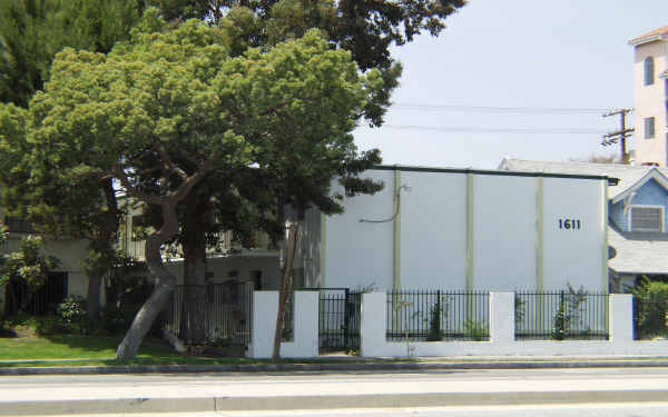 1611 Venice Blvd in Venice, CA - Foto de edificio