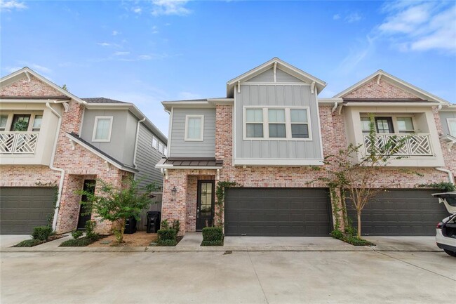 property at 811 Shallow Hollow Dr