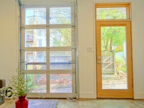 16 Revere Way in Pittsburgh, PA - Building Photo - Building Photo