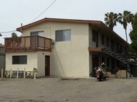 218 Chicago Ave in Huntington Beach, CA - Foto de edificio - Building Photo