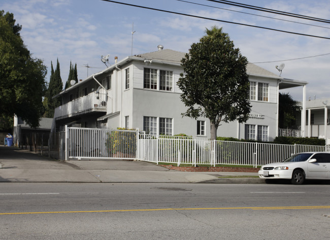 Plaza Colonial in North Hollywood, CA - Building Photo - Building Photo