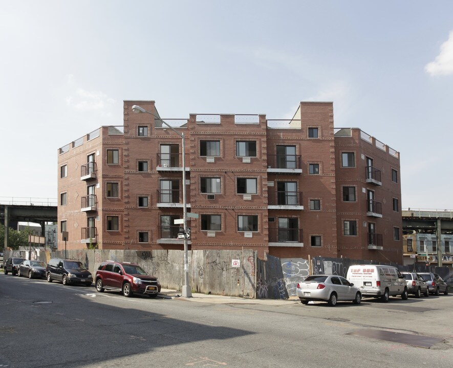 201 Central Ave in Brooklyn, NY - Building Photo