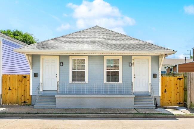 2322 St Andrew St