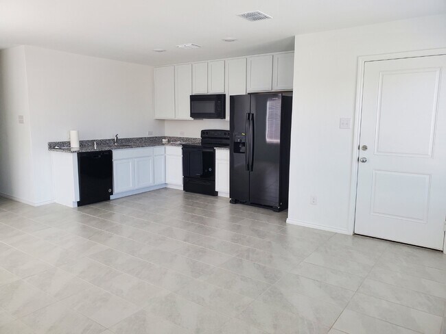 143 Sunflower St in Princeton, TX - Building Photo - Building Photo