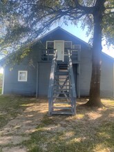 1103 E Moore Ave in Terrell, TX - Building Photo - Building Photo
