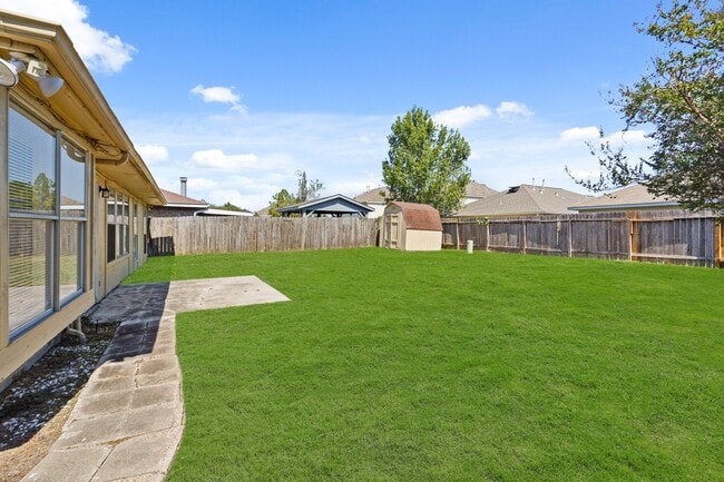 16885 Blue Jay St in Conroe, TX - Foto de edificio - Building Photo