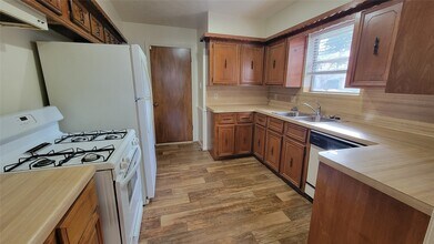 1701 Rebecca Ln in Conroe, TX - Building Photo - Building Photo