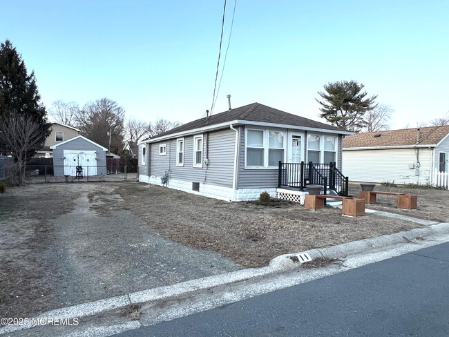 11 Cedar Ave in Middletown, NJ - Building Photo - Building Photo