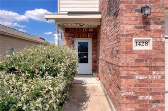 1428 Breanna Ln in Kyle, TX - Building Photo - Building Photo