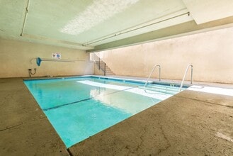 4532 Murietta Ave in Sherman Oaks, CA - Building Photo - Building Photo