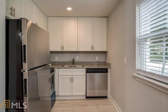880 St Charles Ave NE-Unit -3 in Atlanta, GA - Building Photo - Building Photo