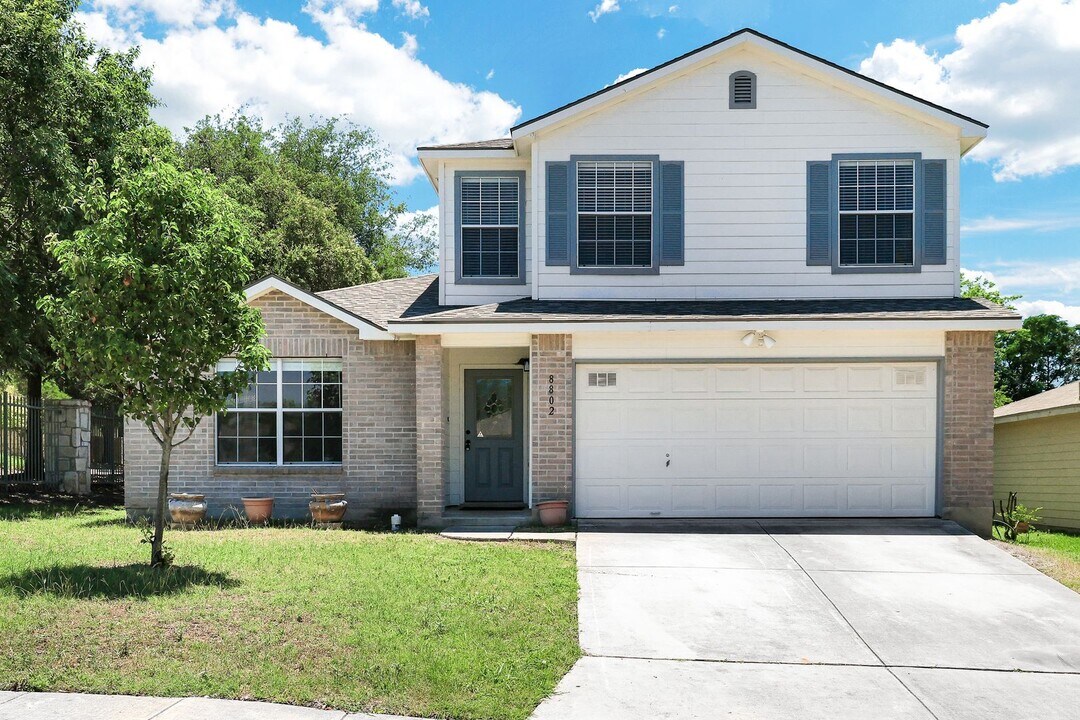 8802 Summer Trl St in San Antonio, TX - Building Photo