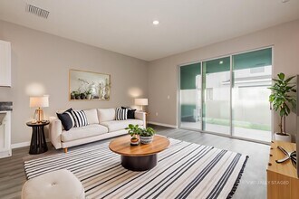 2893 Peony Pr Ln in Wesley Chapel, FL - Foto de edificio - Building Photo