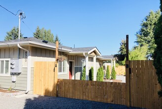 4510 13th Ave SE in Lacey, WA - Building Photo - Building Photo