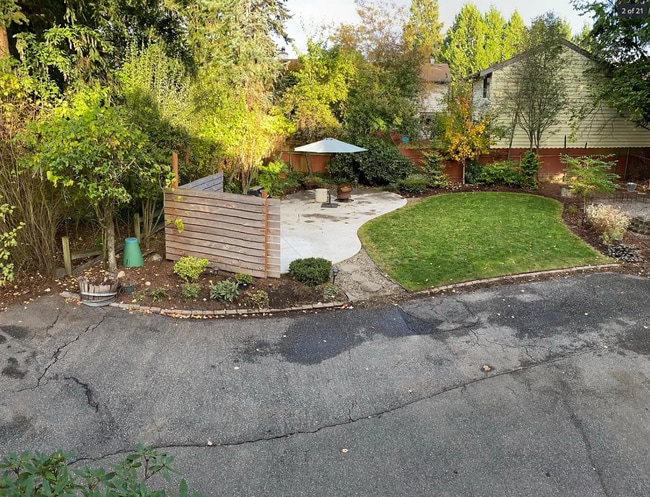 16710 Linden Ave N in Shoreline, WA - Building Photo - Building Photo