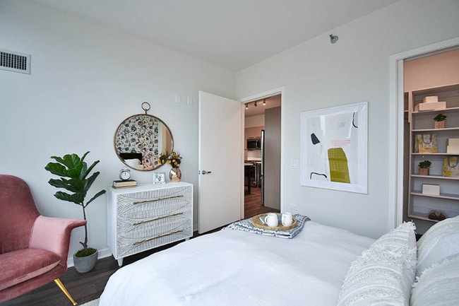 19 S Halsted St in Chicago, IL - Building Photo - Building Photo