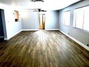 38343 5th Pl W in Palmdale, CA - Building Photo - Building Photo