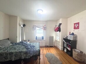 95 Boylston St, Unit 3R in Brookline, MA - Building Photo - Building Photo