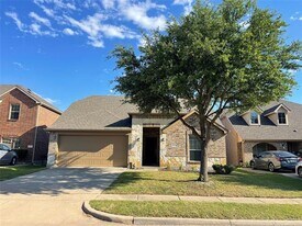 10525 Flat Creek Trail in McKinney, TX - Building Photo