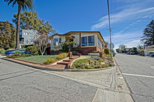 property at 3500 Walnut Ave