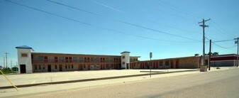 1502 E Fulton St in Garden City, KS - Building Photo