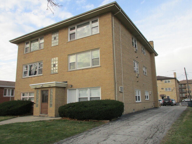 9522 S Kenneth Ave in Oak Lawn, IL - Foto de edificio - Building Photo