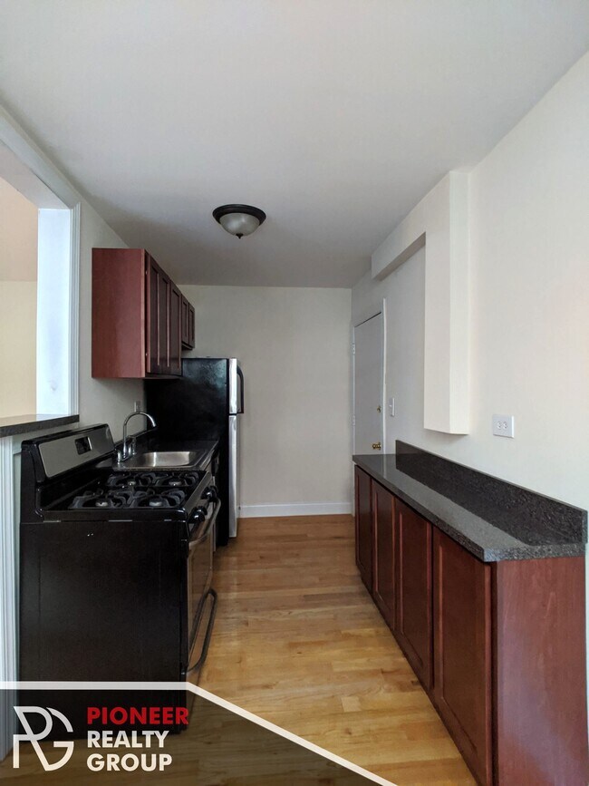 2842 N Orchard St, Unit 37 in Chicago, IL - Building Photo - Building Photo