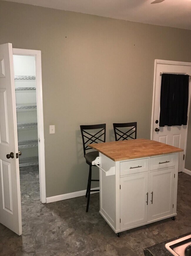 10 Parkview Ct, Unit Floor 1 in Troy, NY - Building Photo - Building Photo