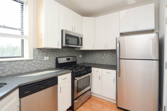 2324 N Rockwell St in Chicago, IL - Building Photo - Building Photo