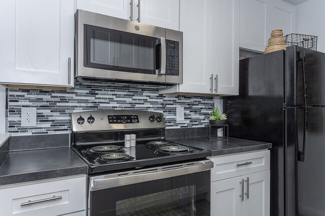 Galbraith Pointe Apartments and Townhomes in Cincinnati, OH - Building Photo - Interior Photo