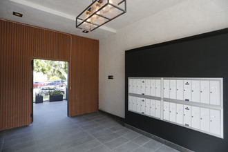 Gracie on Gramercy in Los Angeles, CA - Foto de edificio - Building Photo