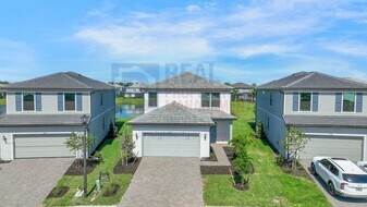 5754 Silverside Pne Ct in Bradenton, FL - Building Photo