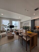 1990 NW 1st Pl, Unit S1 in Miami, FL - Building Photo