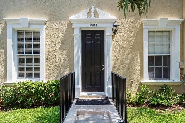 1008 Edison Park Ct in Tampa, FL - Building Photo - Building Photo