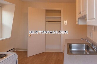 12 Lincoln St-Unit -4 in Newton, MA - Building Photo - Building Photo