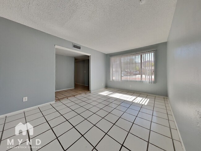 1916 E Ardmore Dr in Phoenix, AZ - Foto de edificio - Building Photo