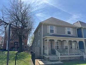 949 Prospect St, Unit Up in Indianapolis, IN - Building Photo - Building Photo