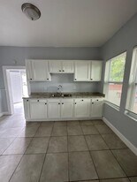 1002 8th St W in Jacksonville, FL - Building Photo