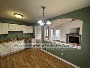 2628 Daniel Boone Ln in Hope Mills, NC - Building Photo - Building Photo