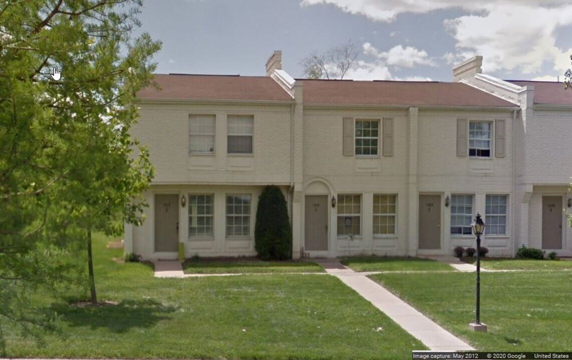 1610 Blue Course Dr in State College, PA - Building Photo