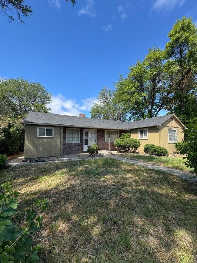 property at 501 S Pine St