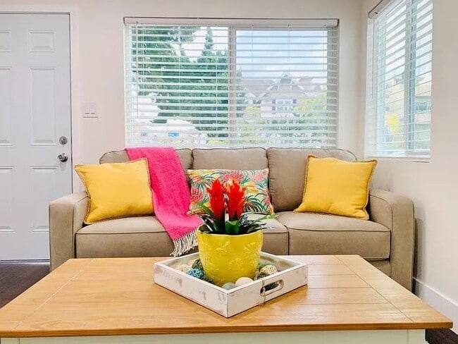 925 Opal St in San Diego, CA - Building Photo - Building Photo